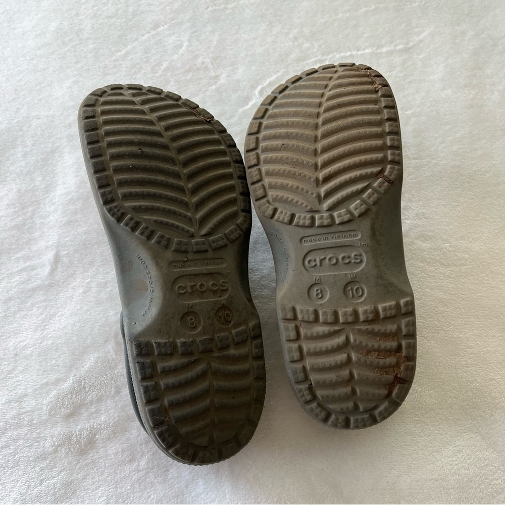 Crocs Classic Clogs with single pizza charm Size 8 - Picture 6 of 6